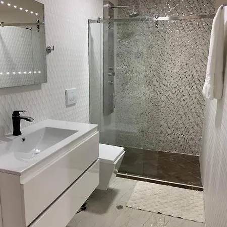 Apartamento Duplex Marina En Laguito, Apartment *